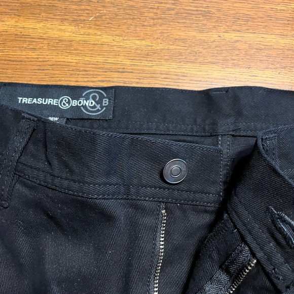 Treasure & Bond Men’s Shorts - Picture 2 of 5